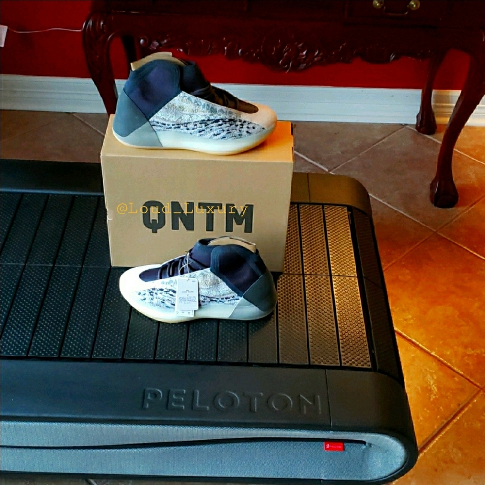 OFFERS WELCOMED 🆕️ NWB YZY QNTM
